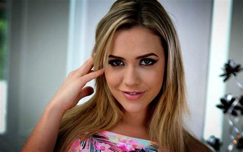 mia malkova bio|Mia Malkova Age, Wiki, Height, Family, Boyfriend, Net Worth